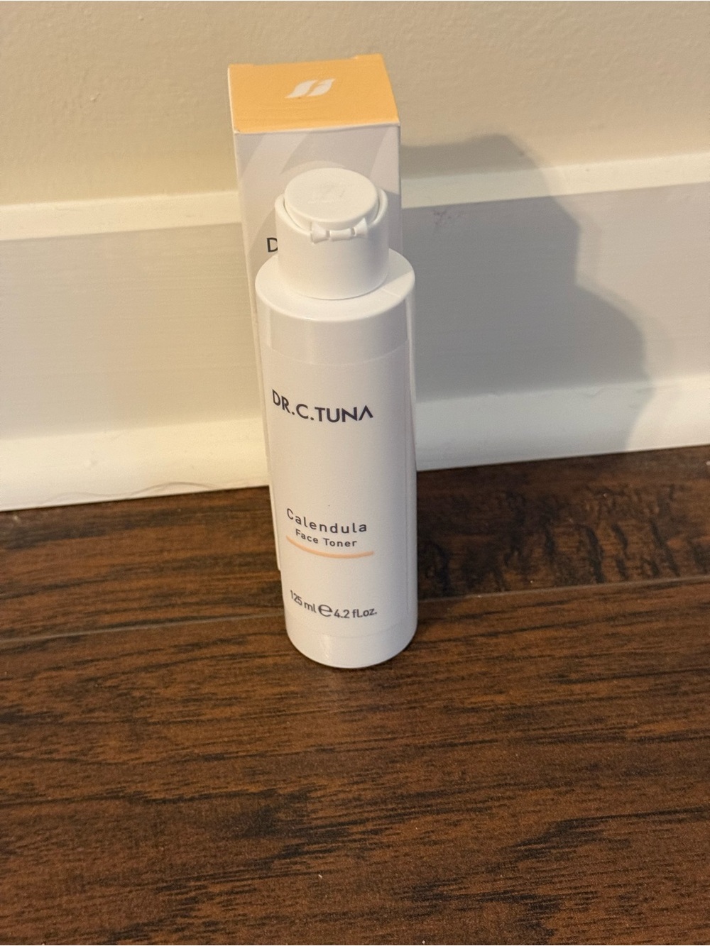 Farmasi Dr. C. Tuna Calendula Face Toner White and Yellow